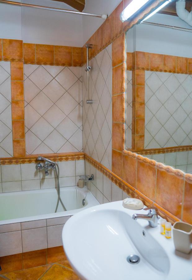 Yiannis Apartments 1 يانينة المظهر الخارجي الصورة